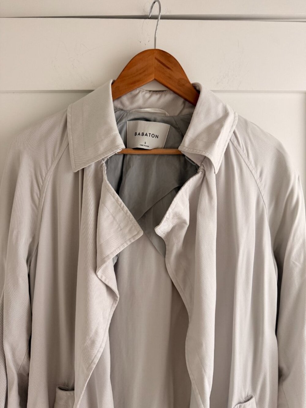 Aritzia Bavarian Lawson Trench Coat, Size: S - Picture 5 of 7